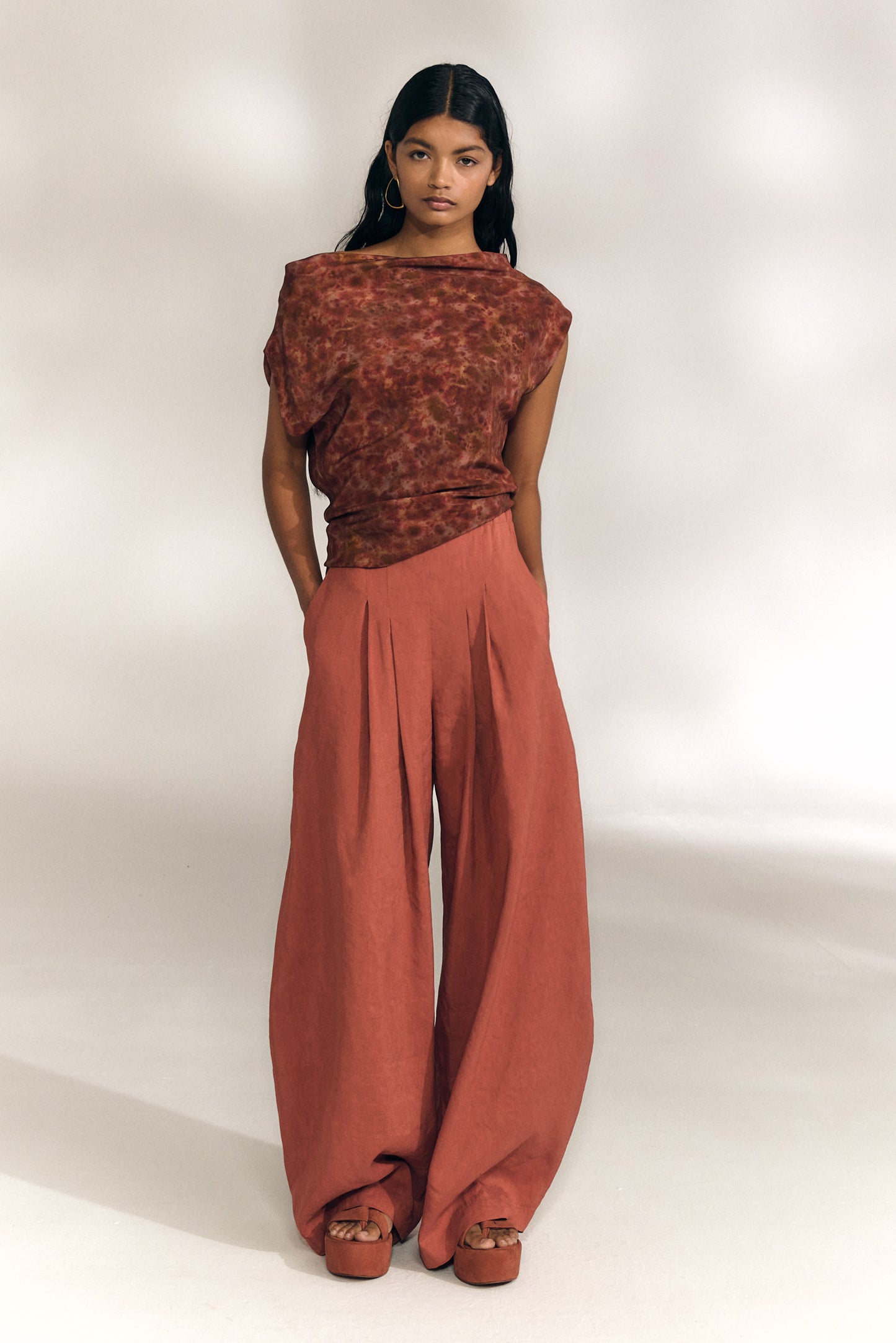 Elena, cayenne high-waisted pants