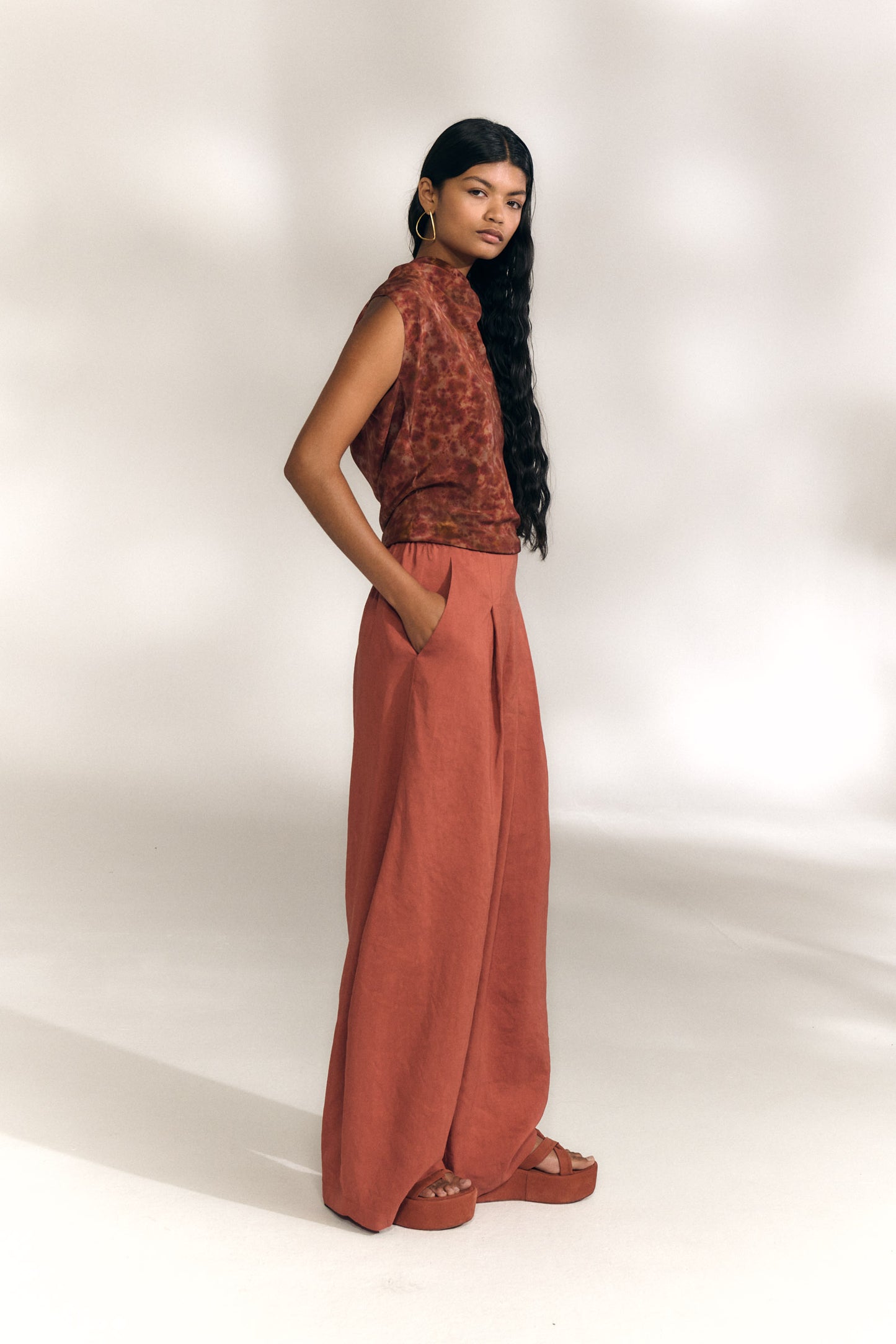 Elena, cayenne high-waisted pants