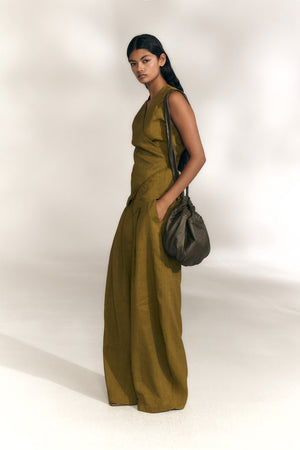 Elena, chaleco cruzado verde oliva