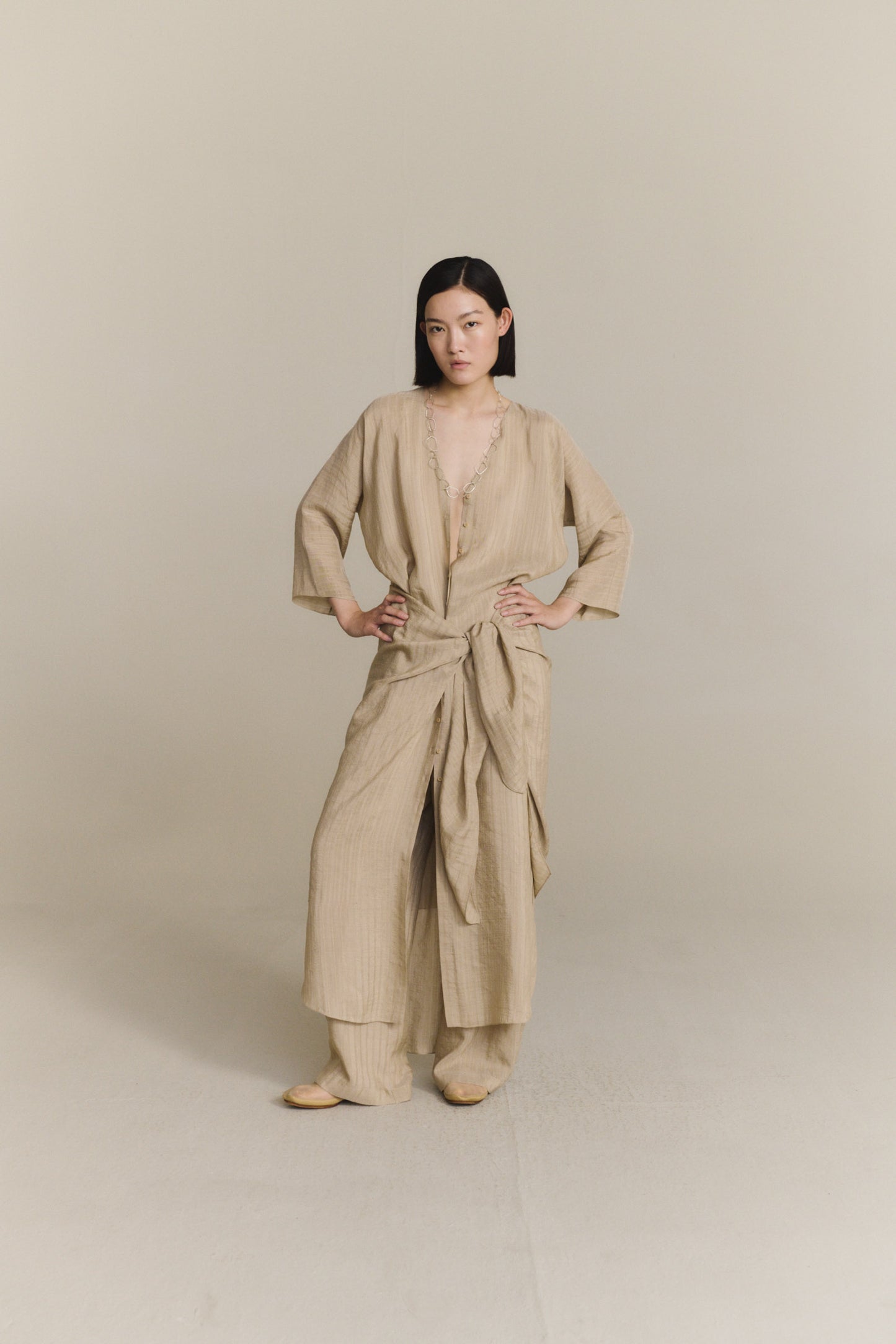 Eloise, vestido jacquard a rayas beige