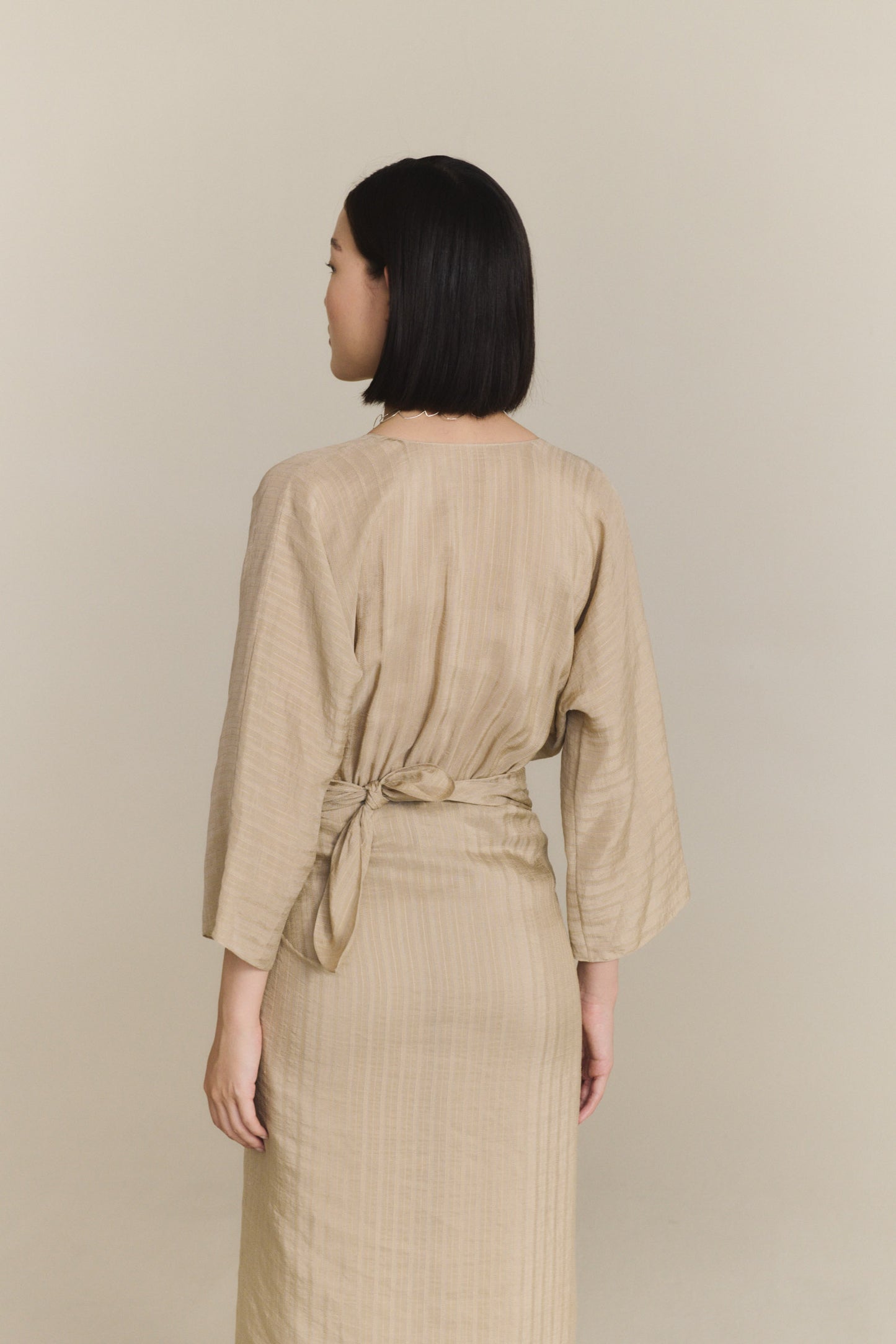 Eloise, vestido jacquard a rayas beige