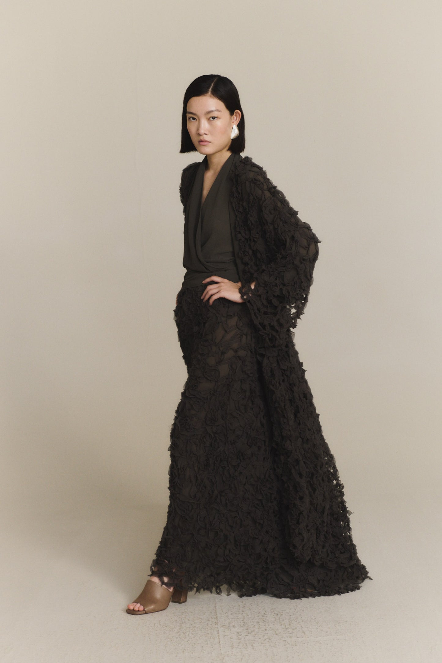 Embull, chaqueta de bambula de seda gris oscuro