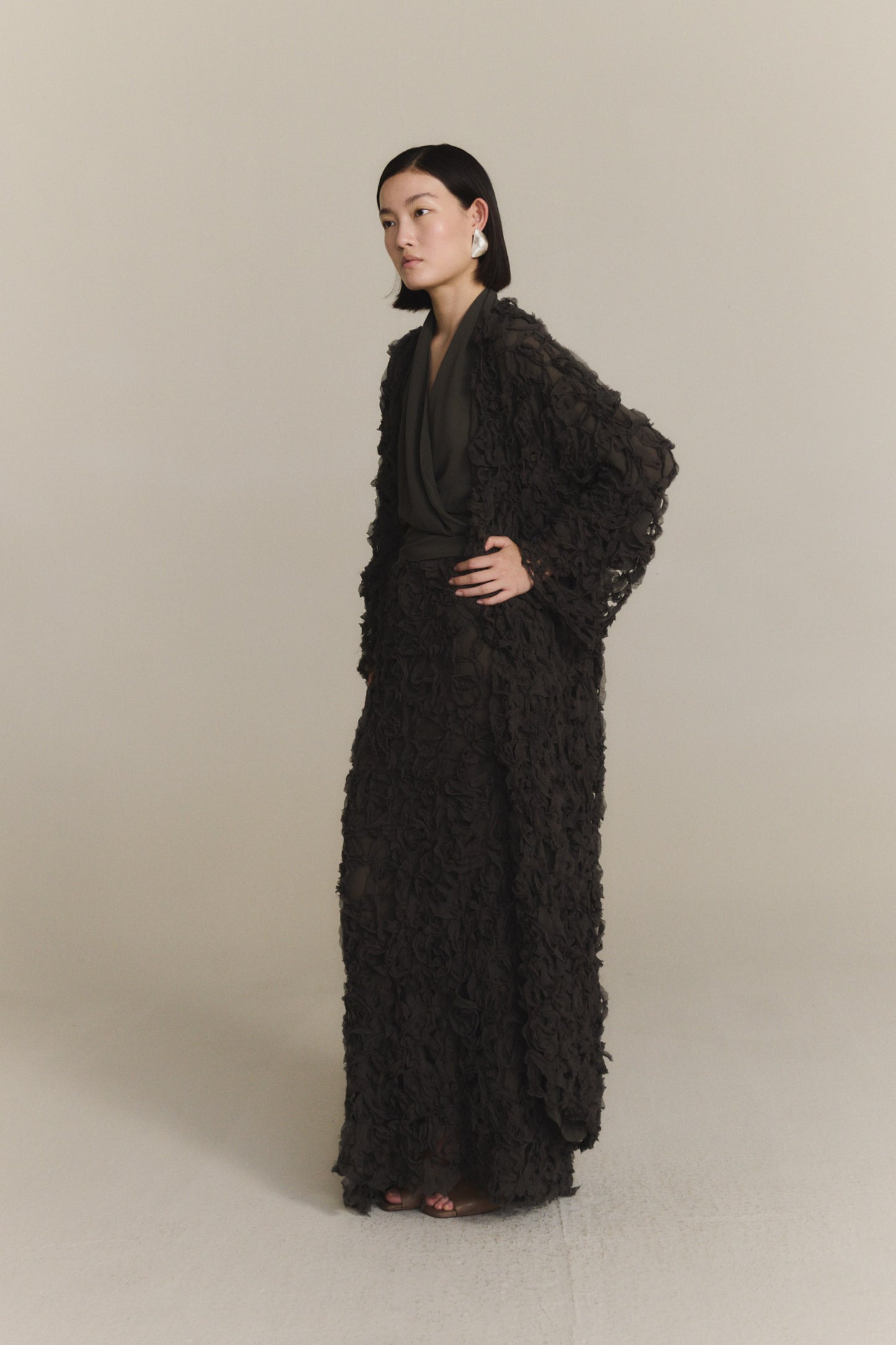 Embull, chaqueta de bambula de seda gris oscuro