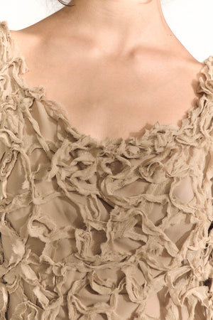 Embull, vestido de bambula de seda beige oscuro
