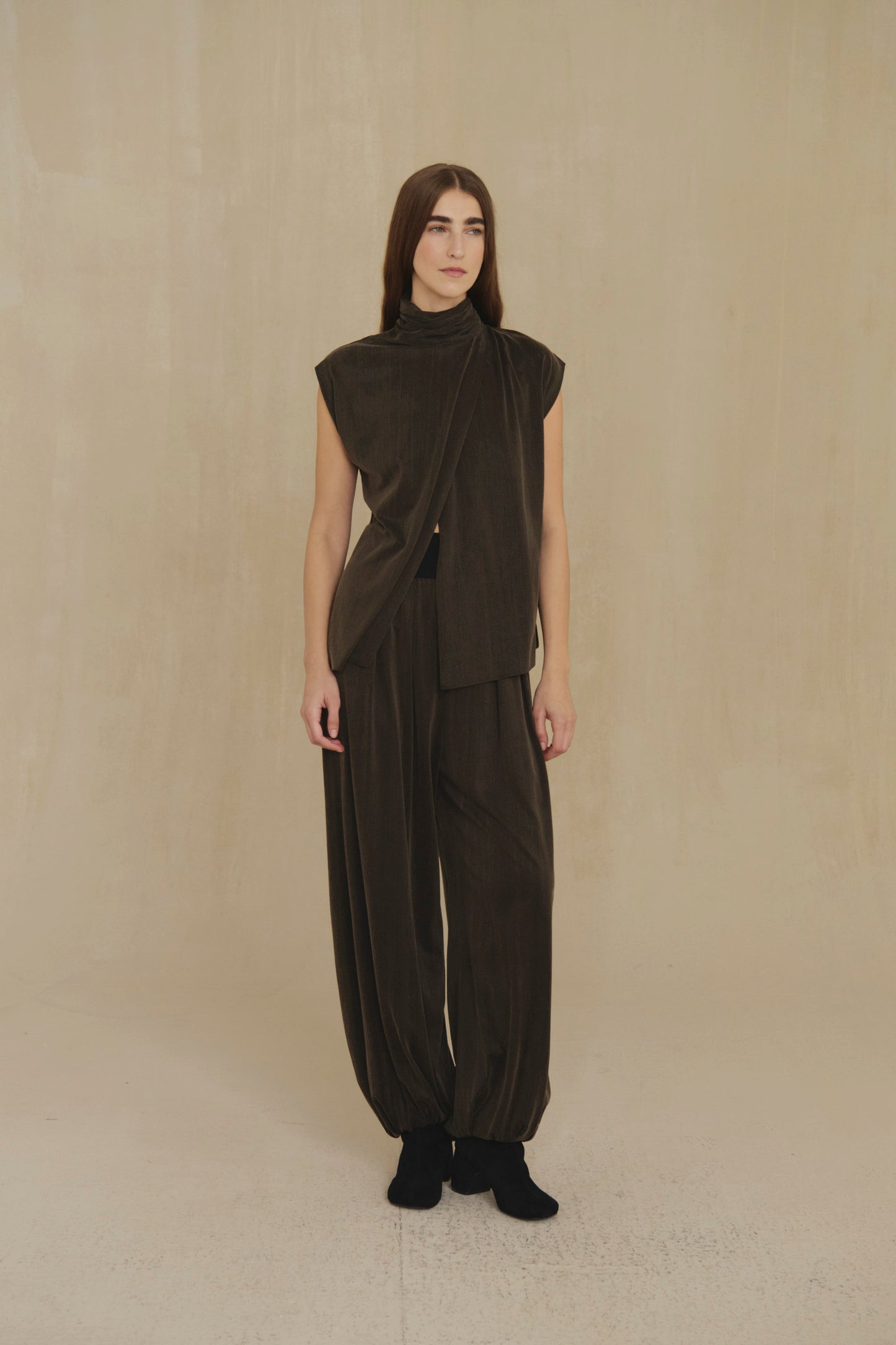 Espera, dark brown harem trousers