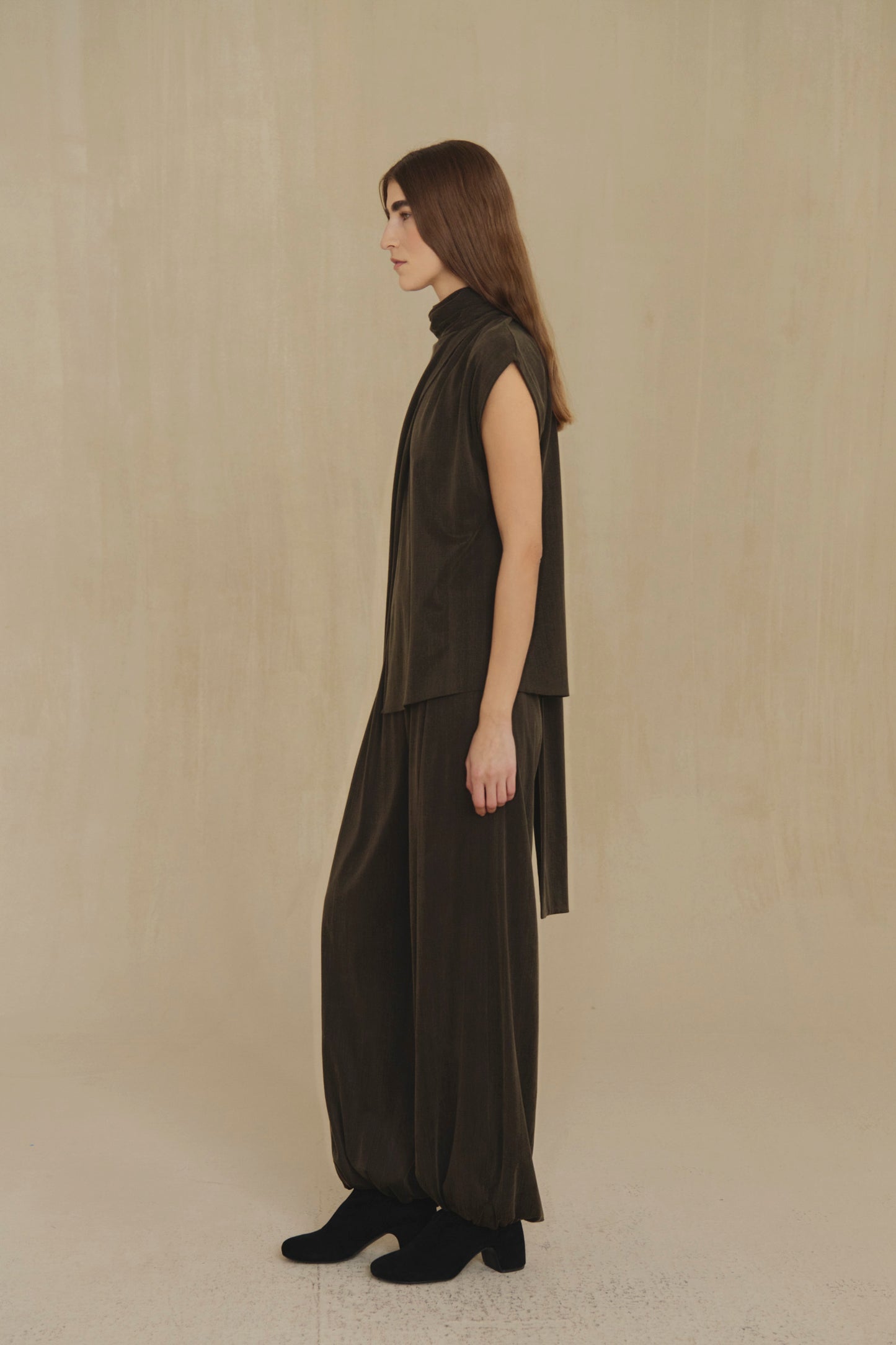 Espera, dark brown sleeveless top