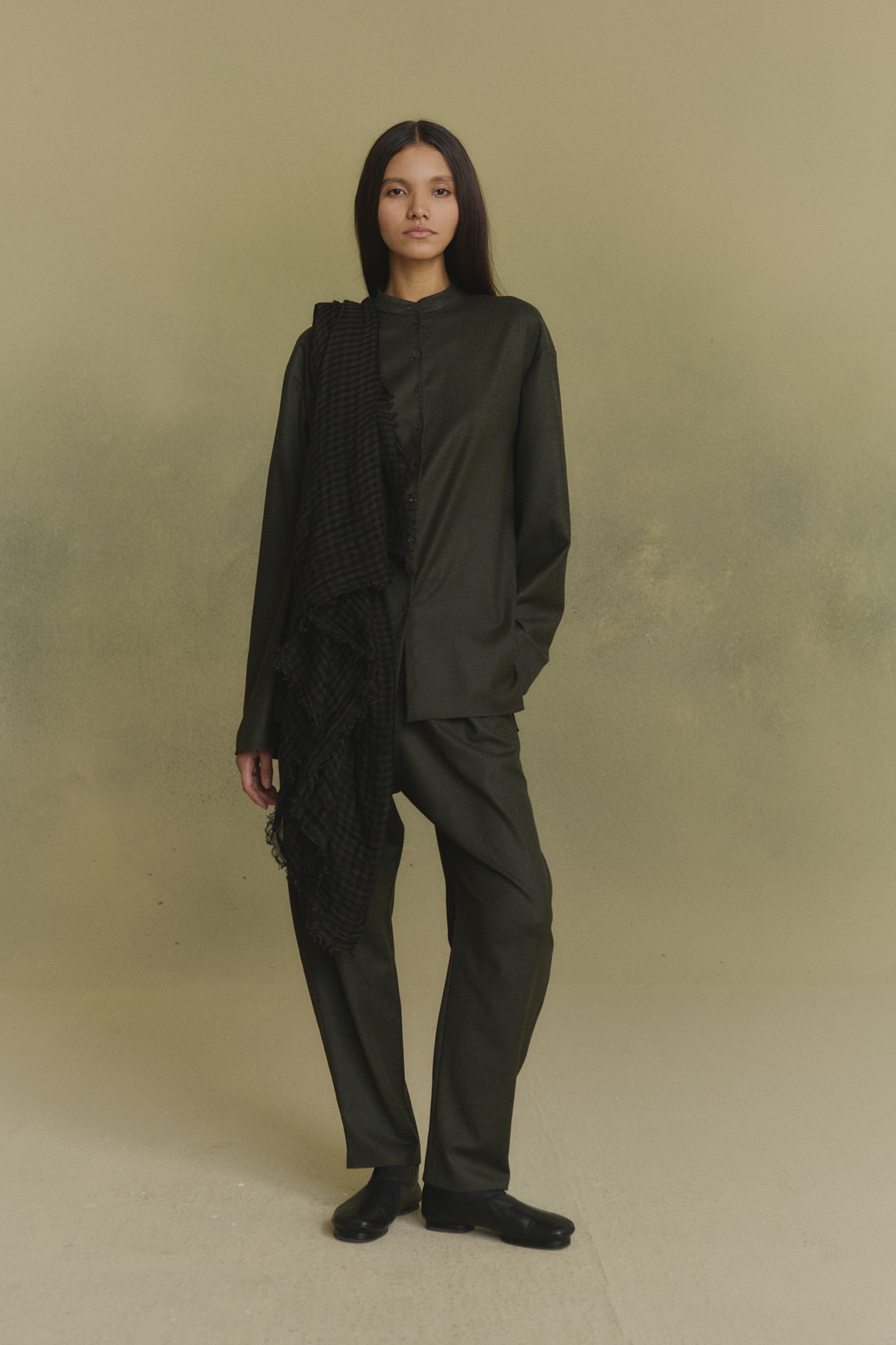 Jackie, dark green virgin wool pants