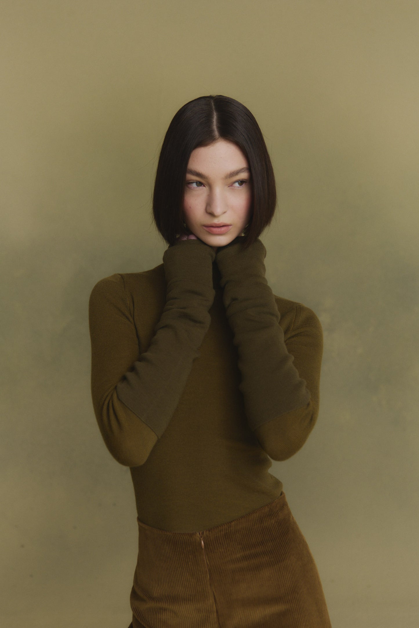 Fio, khaki cashmere knit top