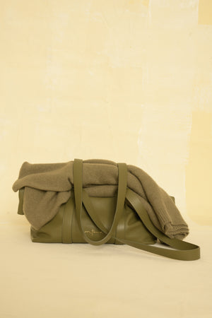 Folded, bolso en cuero verde