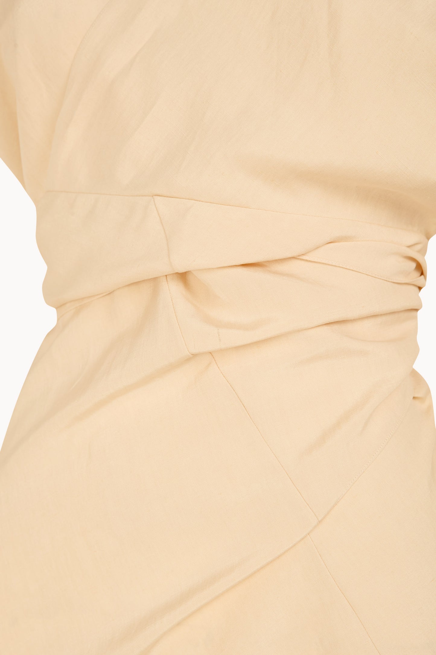 Gaia, vestido de lino y seda beige mares