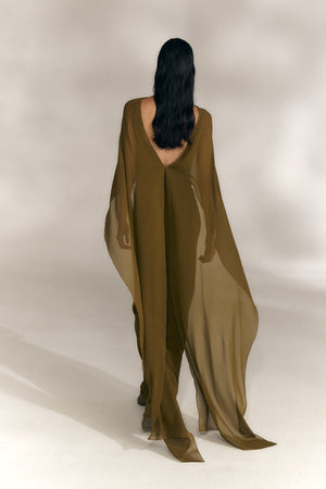 Galea, vestido con capa de seda verde musgo