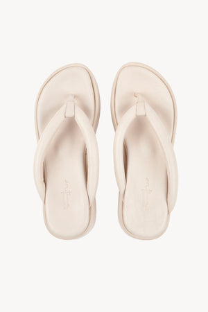 Geisha, sandalia plana en crudo