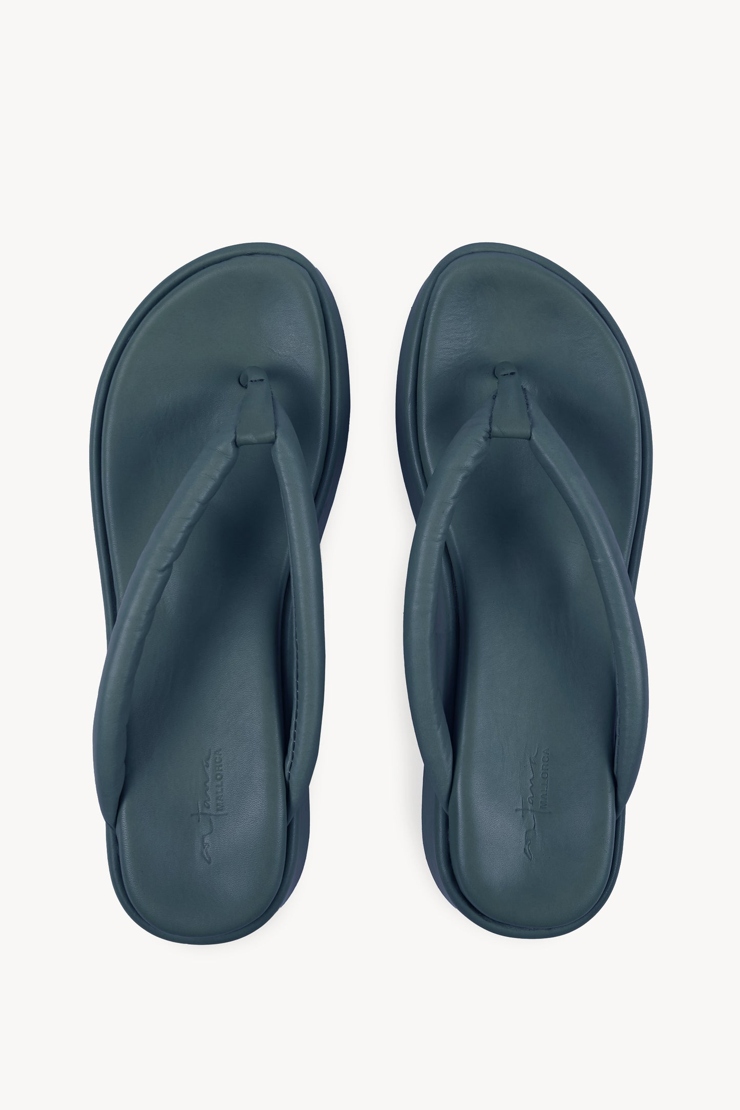 Geisha, sandalia plana en verde océano