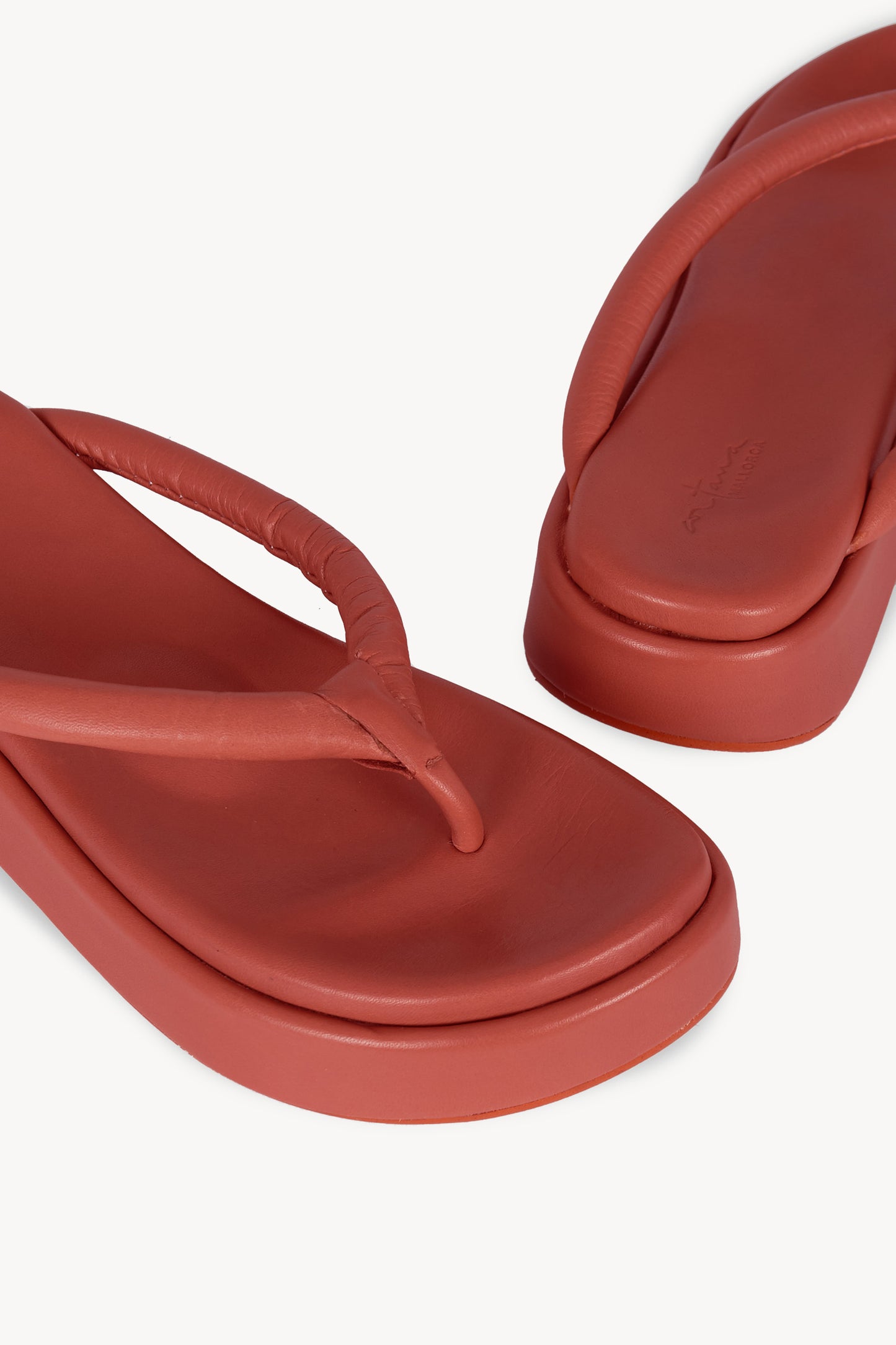 Geisha, sandalia plana arcilla