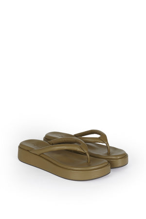 Geisha, pistachio flat sandal