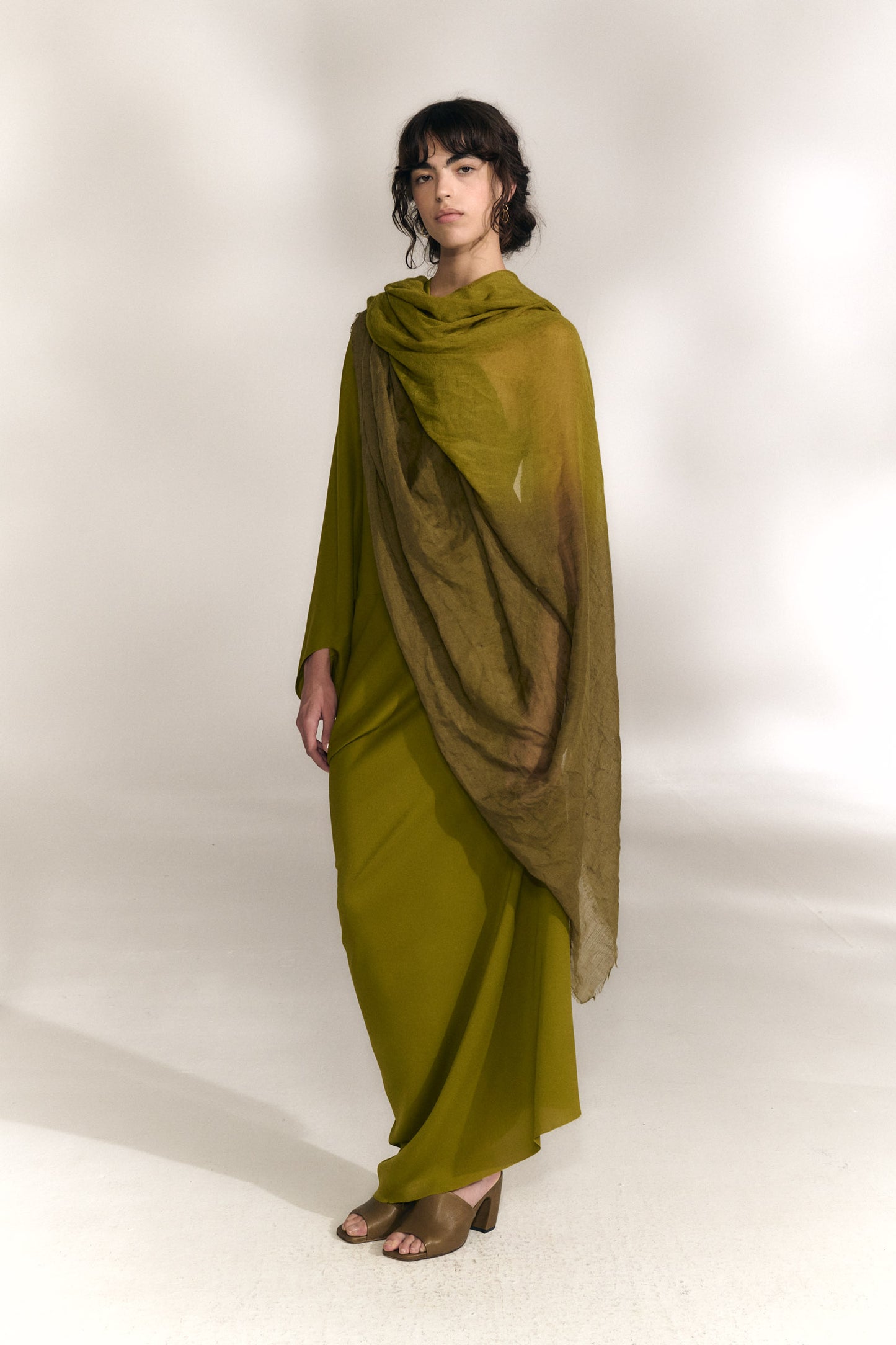 Glow, two-tone foulard in khaki and gold olive