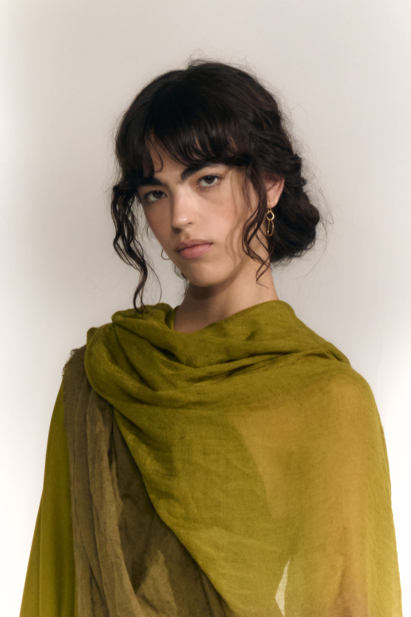 Glow, two-tone foulard in khaki and gold olive