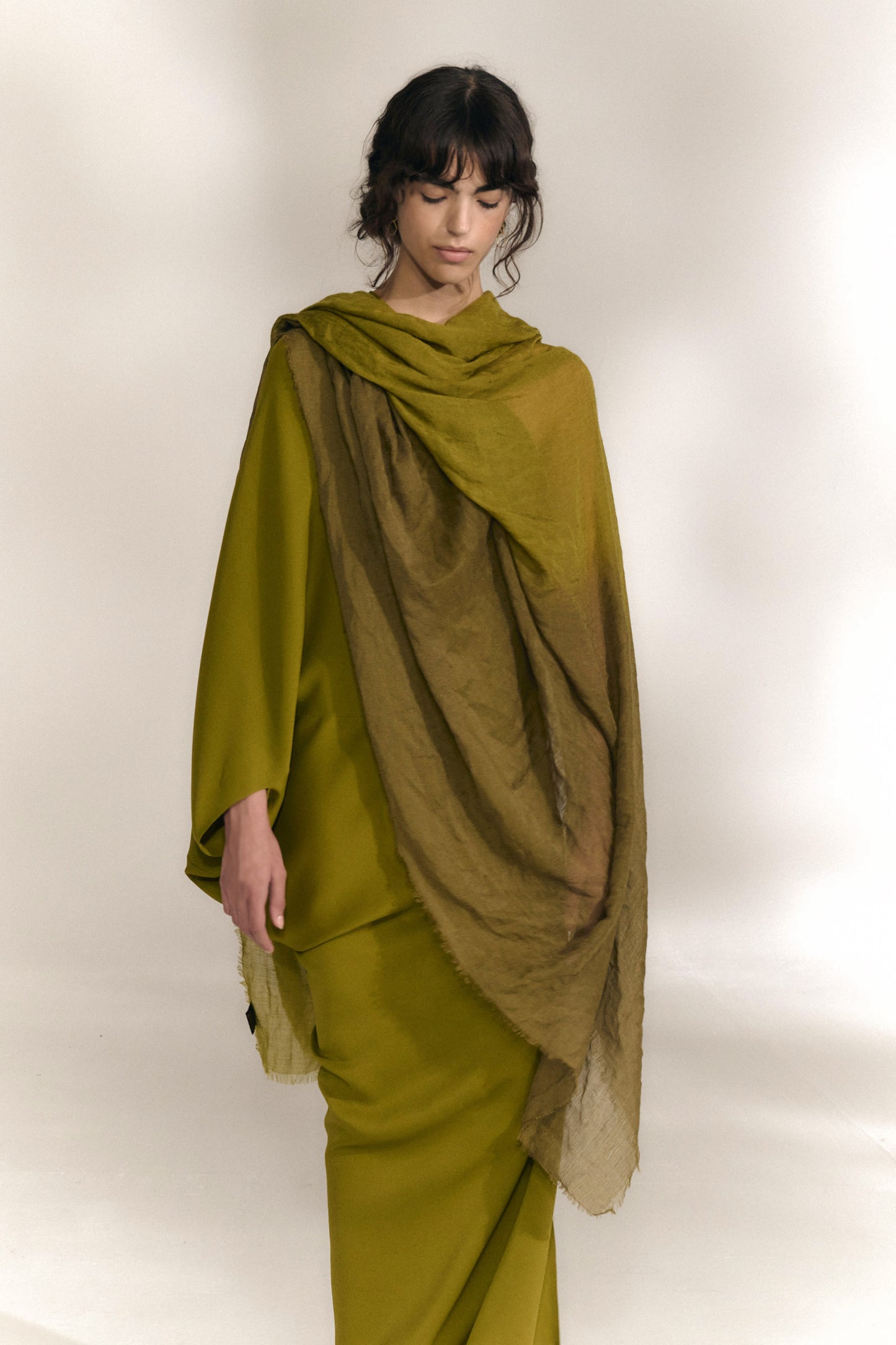 Glow, two-tone foulard in khaki and gold olive