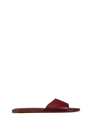 Heidi, flip flops in dark red