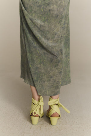 Ilia, sandalia con tiras al tobillo lima