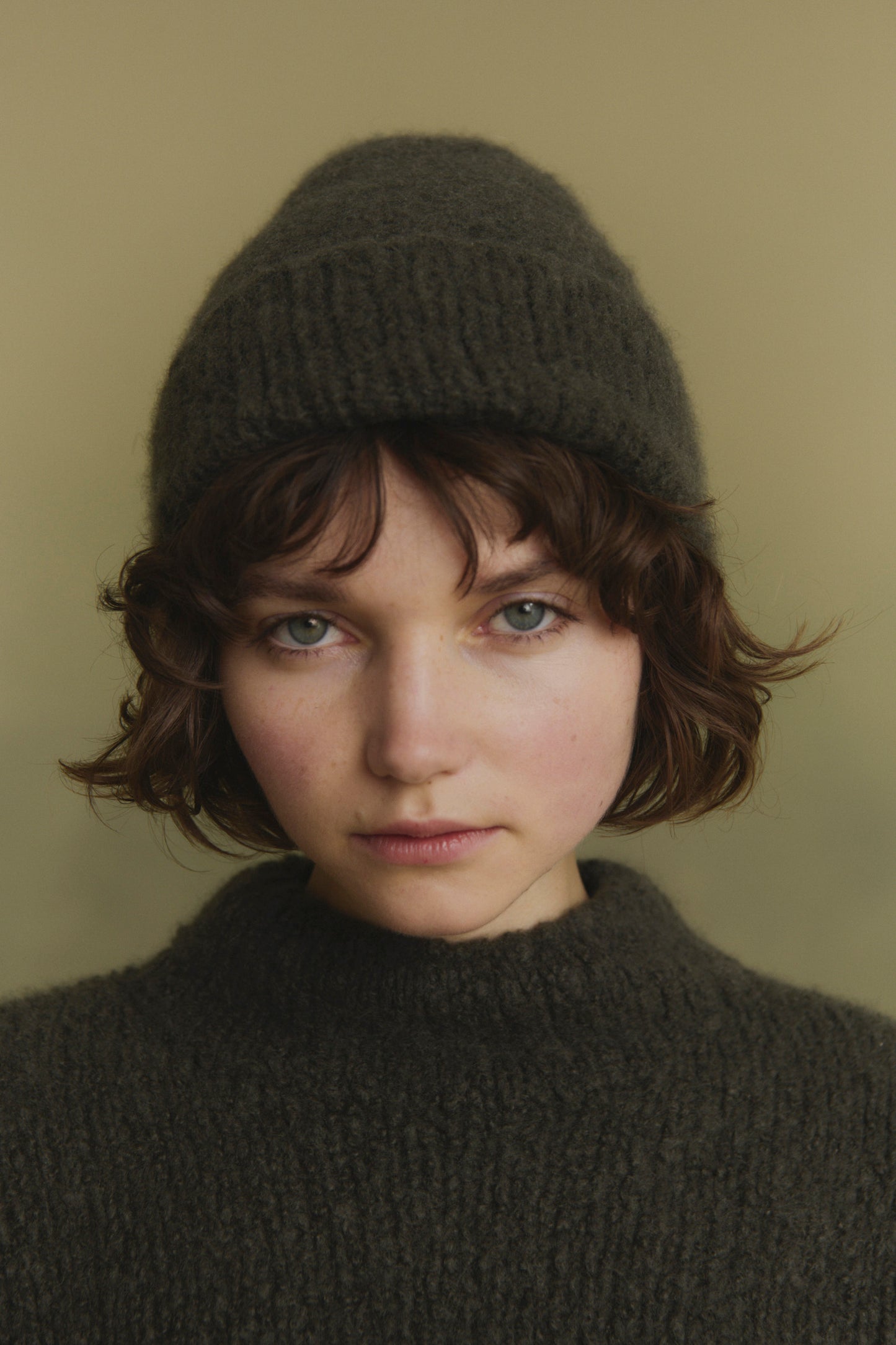 Igloo, dark green cashmere and silk beanie