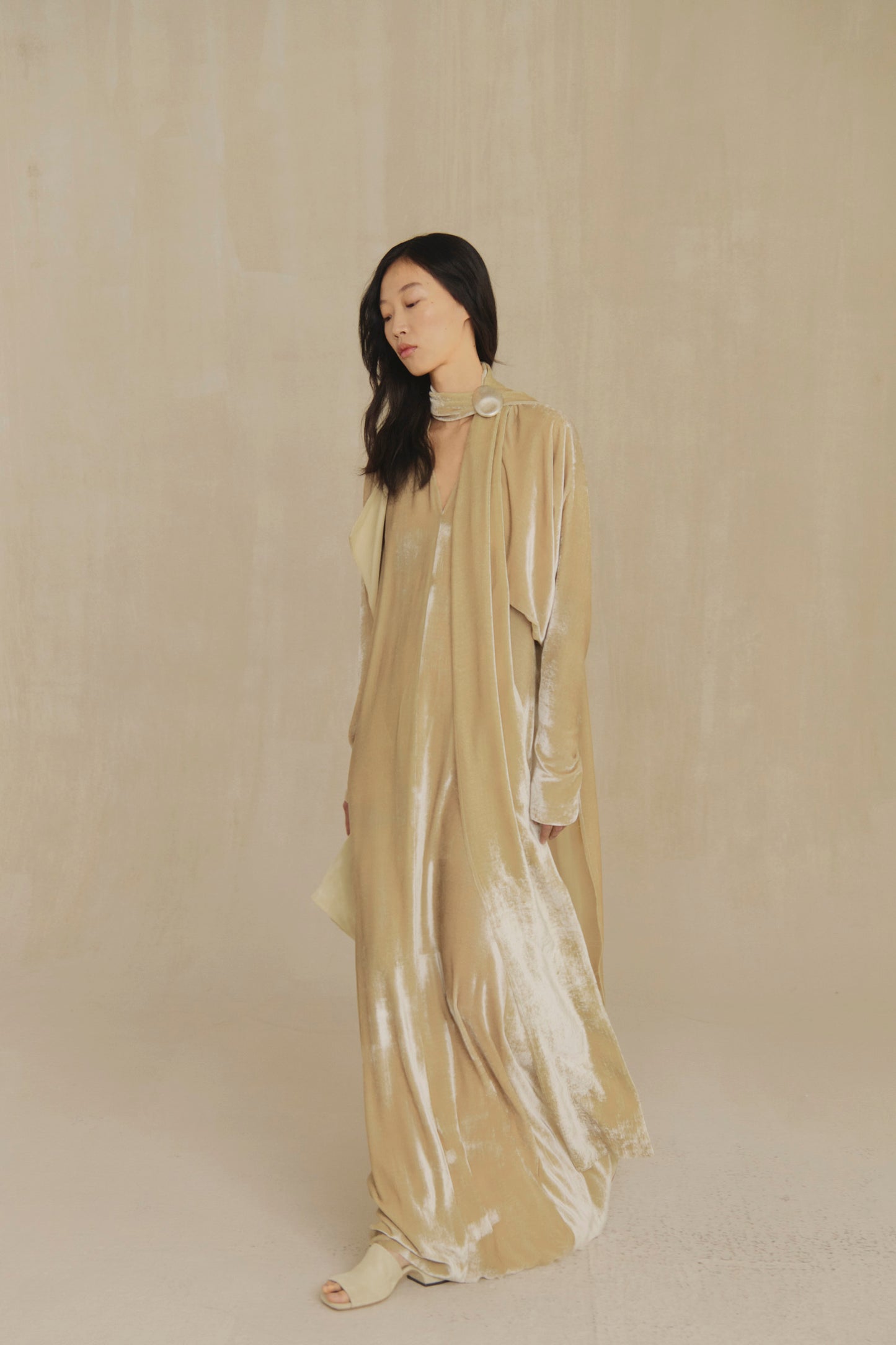 Iris, pearl velvet jacket