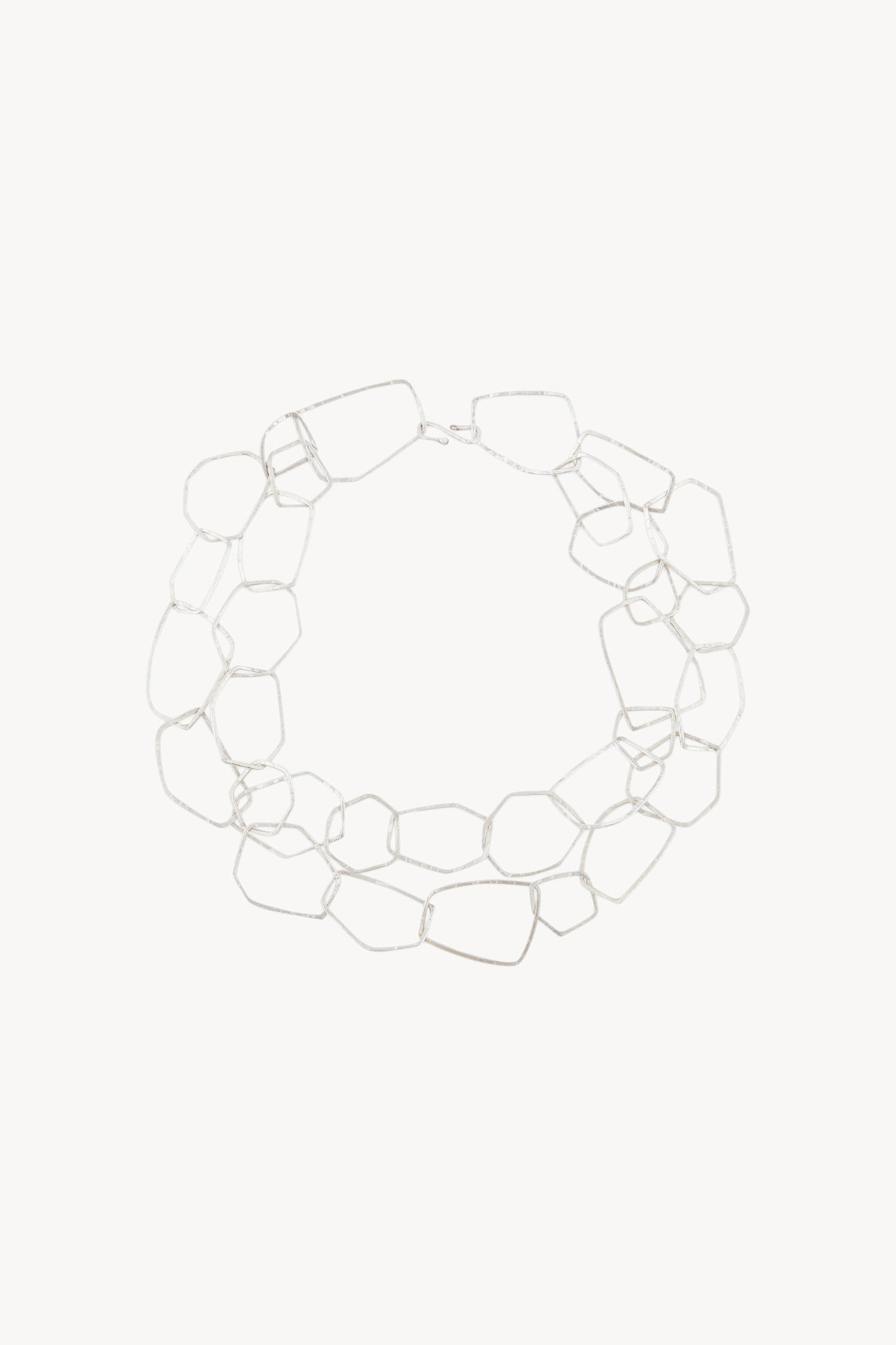 Irus, collar de plata