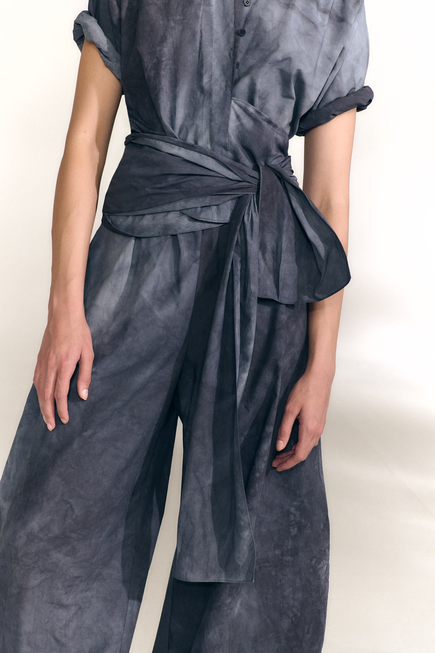 Isla, pantalon bombacho de popelin azul marino maltinto