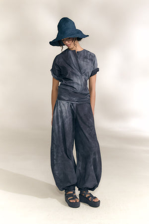 Isla, pantalon bombacho de popelin azul marino maltinto