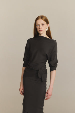 Isolde, top de seda gris oscuro