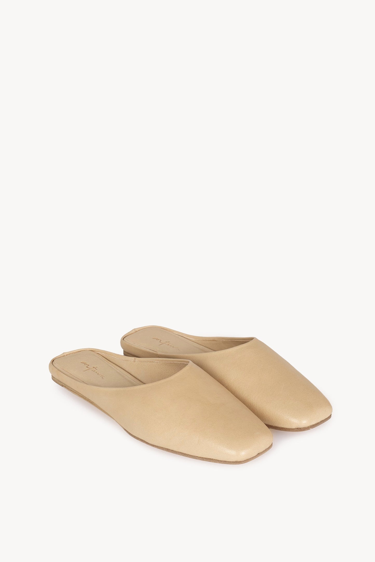 Jackie, beige leather mule