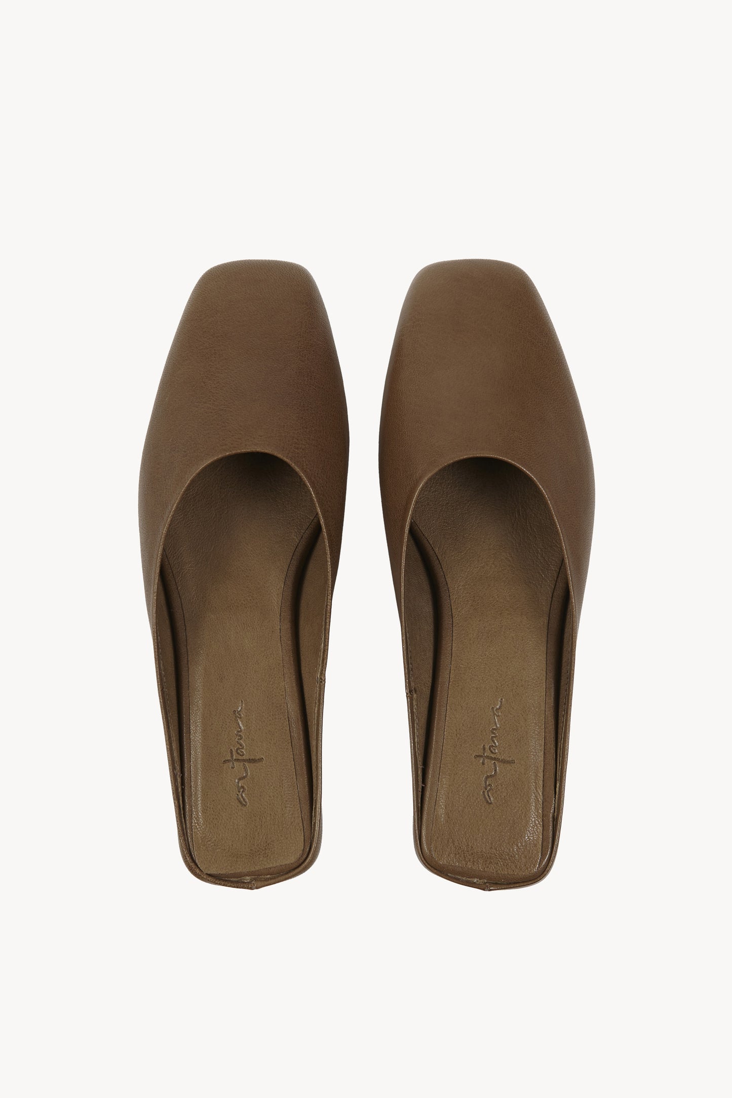 Jackie, mule in khaki green leather