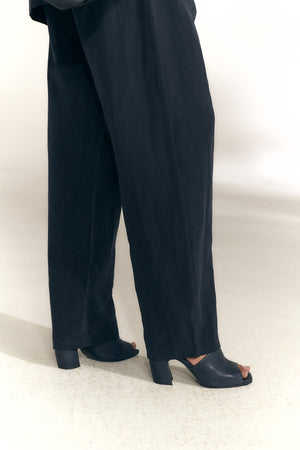 Janis, mules de piel azul marino