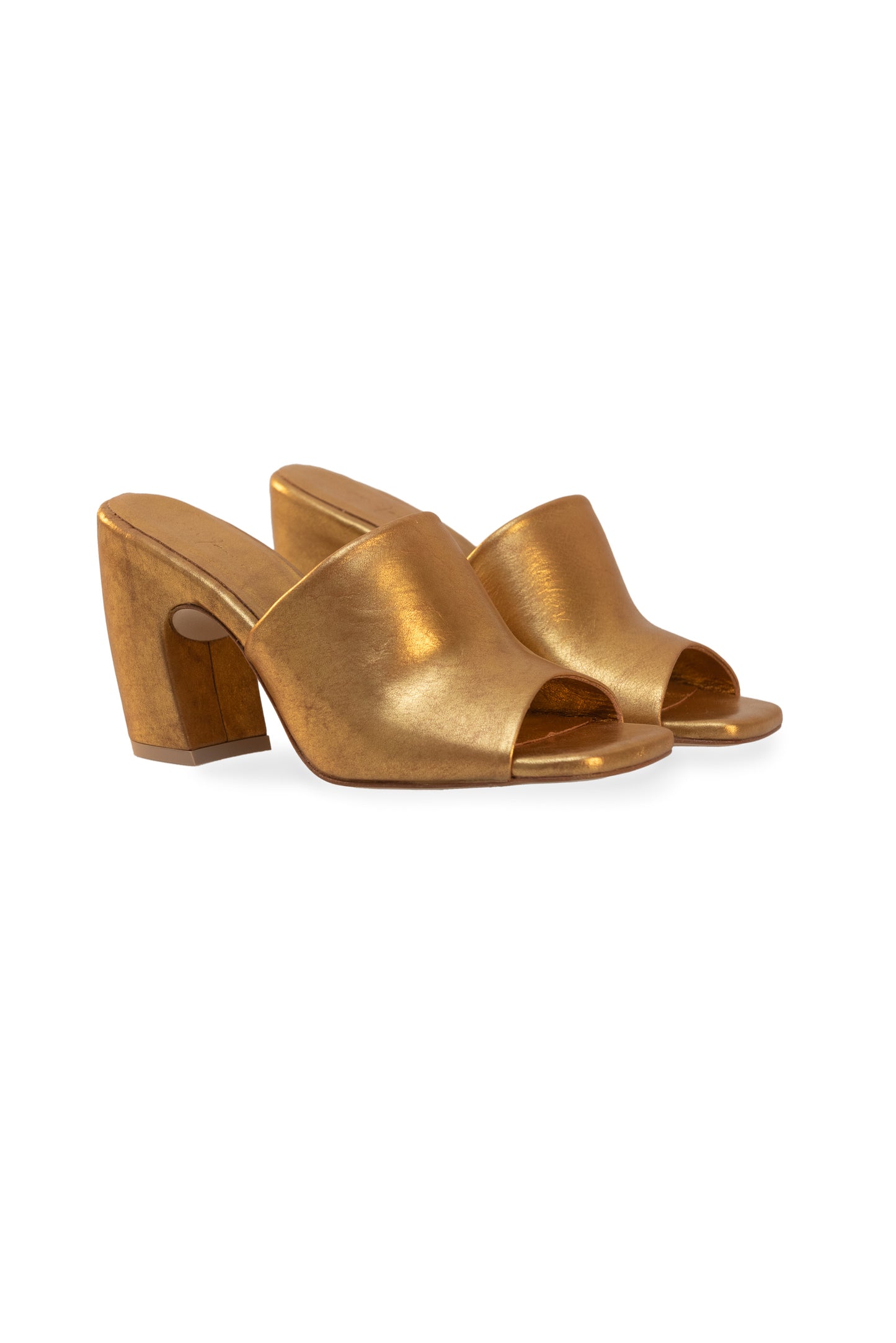 Janis, gold mules