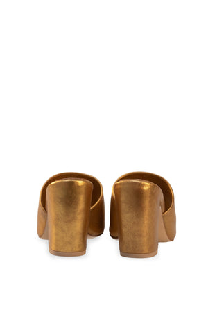 Janis, gold mules