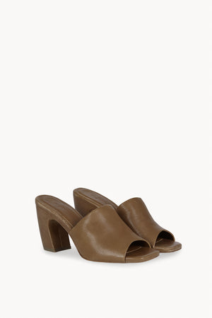 Janis, mules de piel kaki
