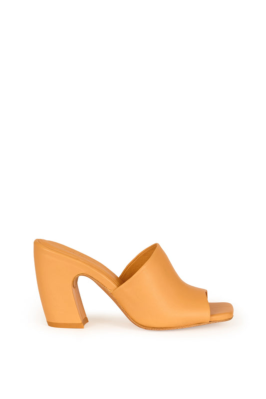 Janis, mules in peach