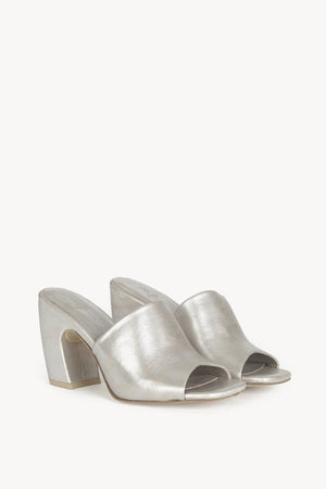 Janis, mules en blanco plateado