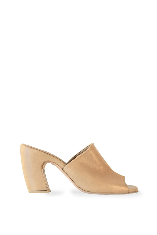 Janis, mules in camel