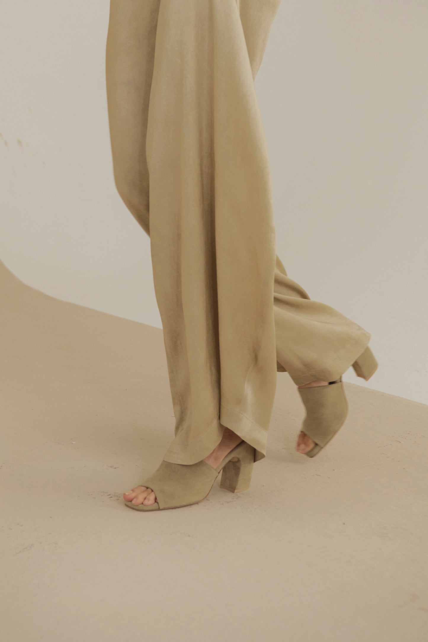 Janis, dark beige suede mules