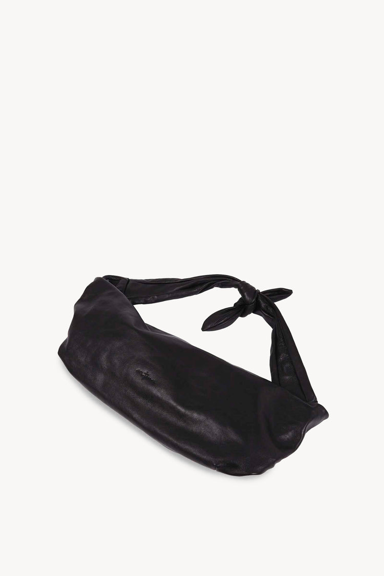 Jin S, bolso en cuero negro