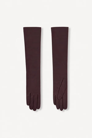 Jin, nut brown leather gloves