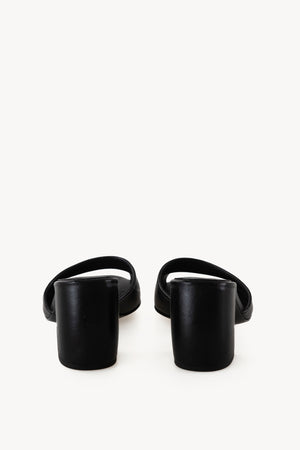 Juno, sandalia negra