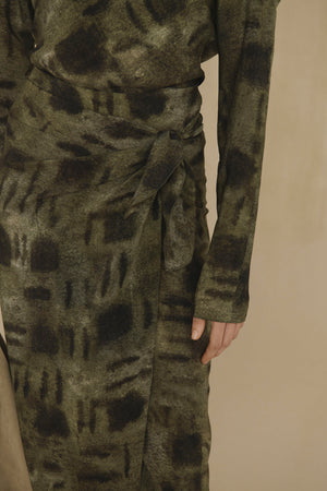 Pareo, falda de seda alva print