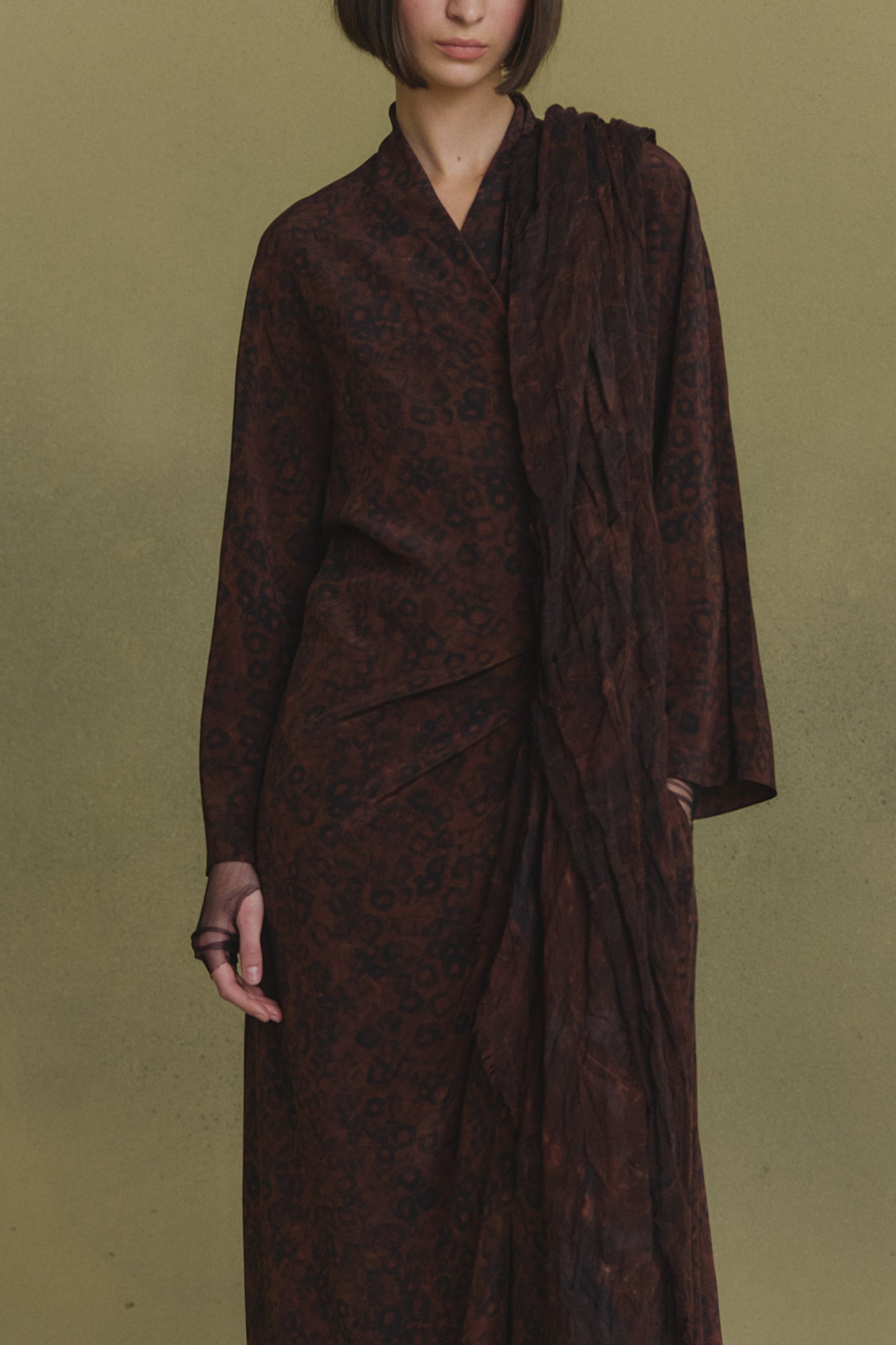 Cuento, burgundy and dark blue foulard