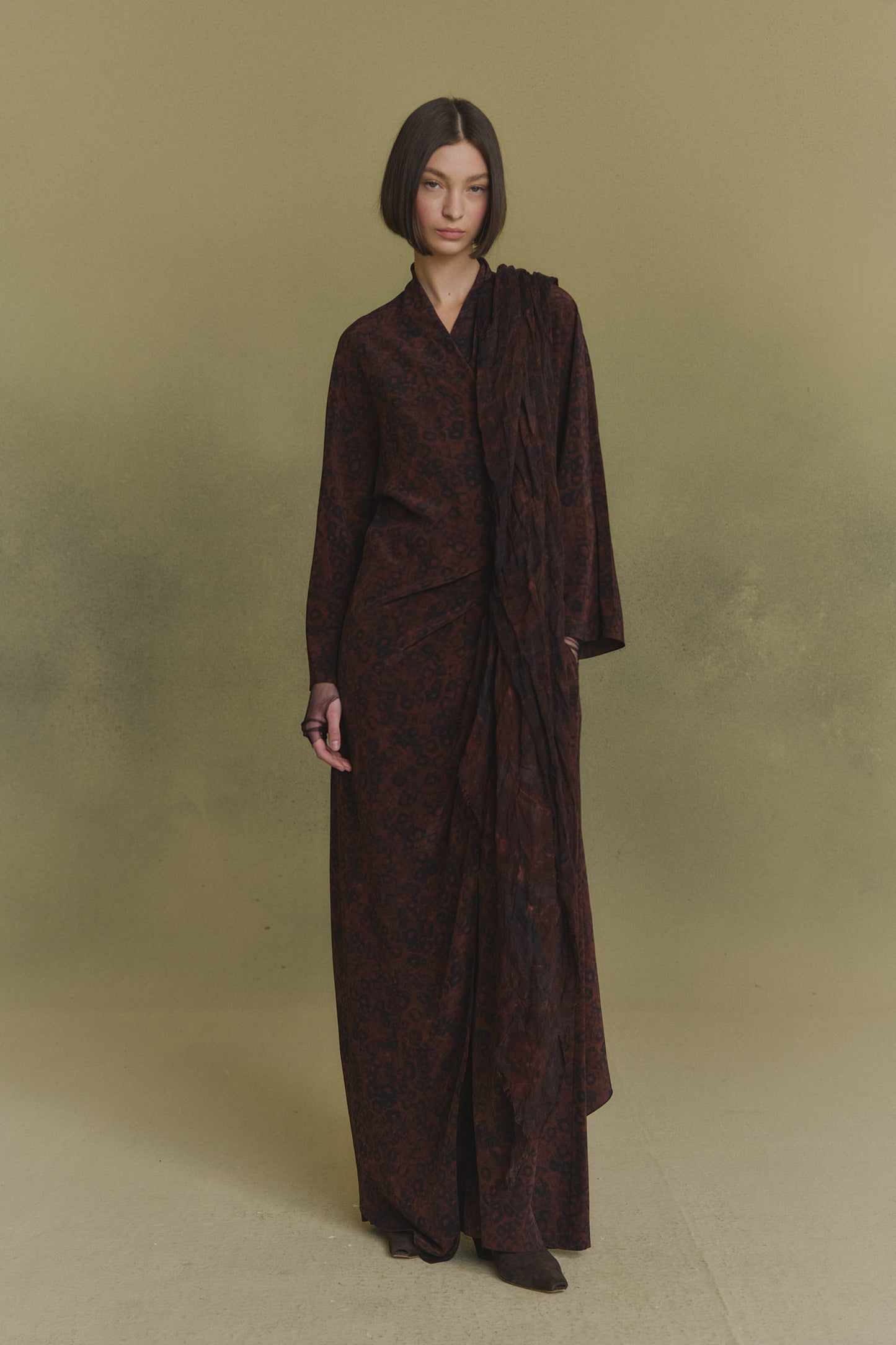 Cuento, burgundy and dark blue foulard