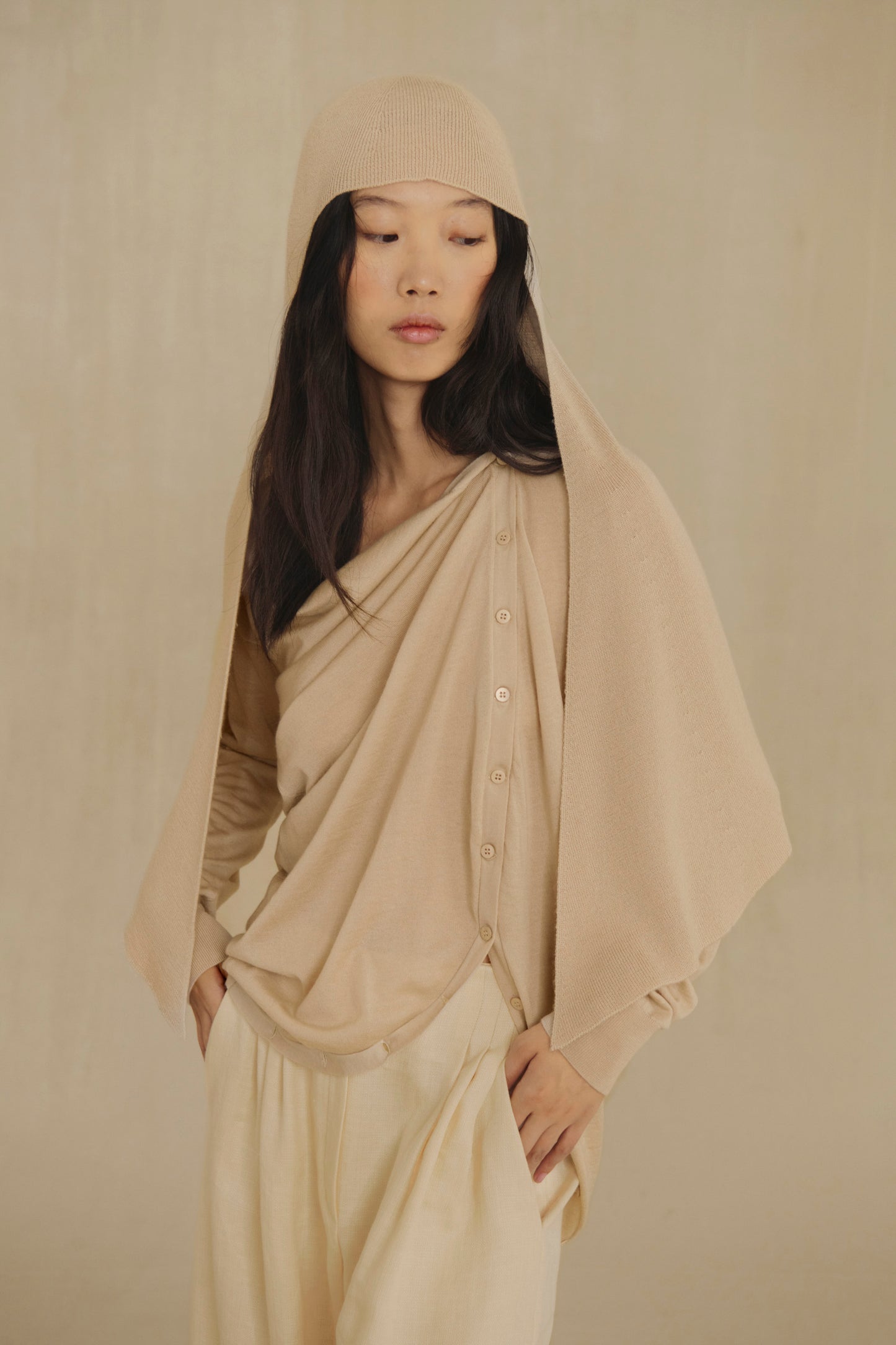 Nua, beige cashmere fluid multi-wear hood