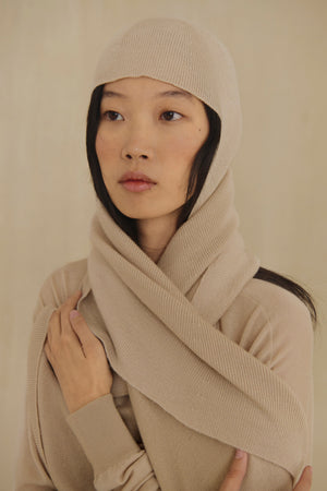 Nua, beige cashmere fluid multi-wear hood