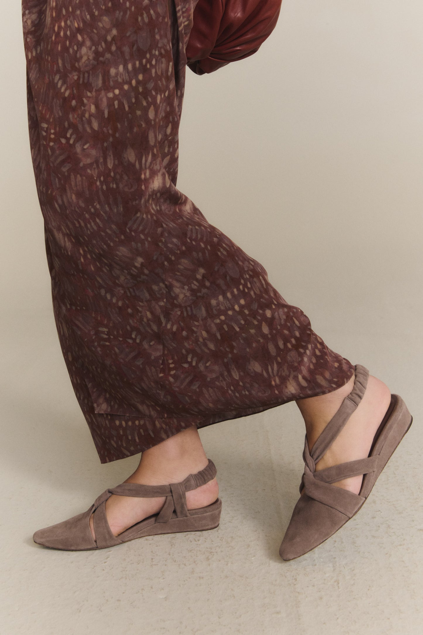 Knot, cocoa pointed shoe