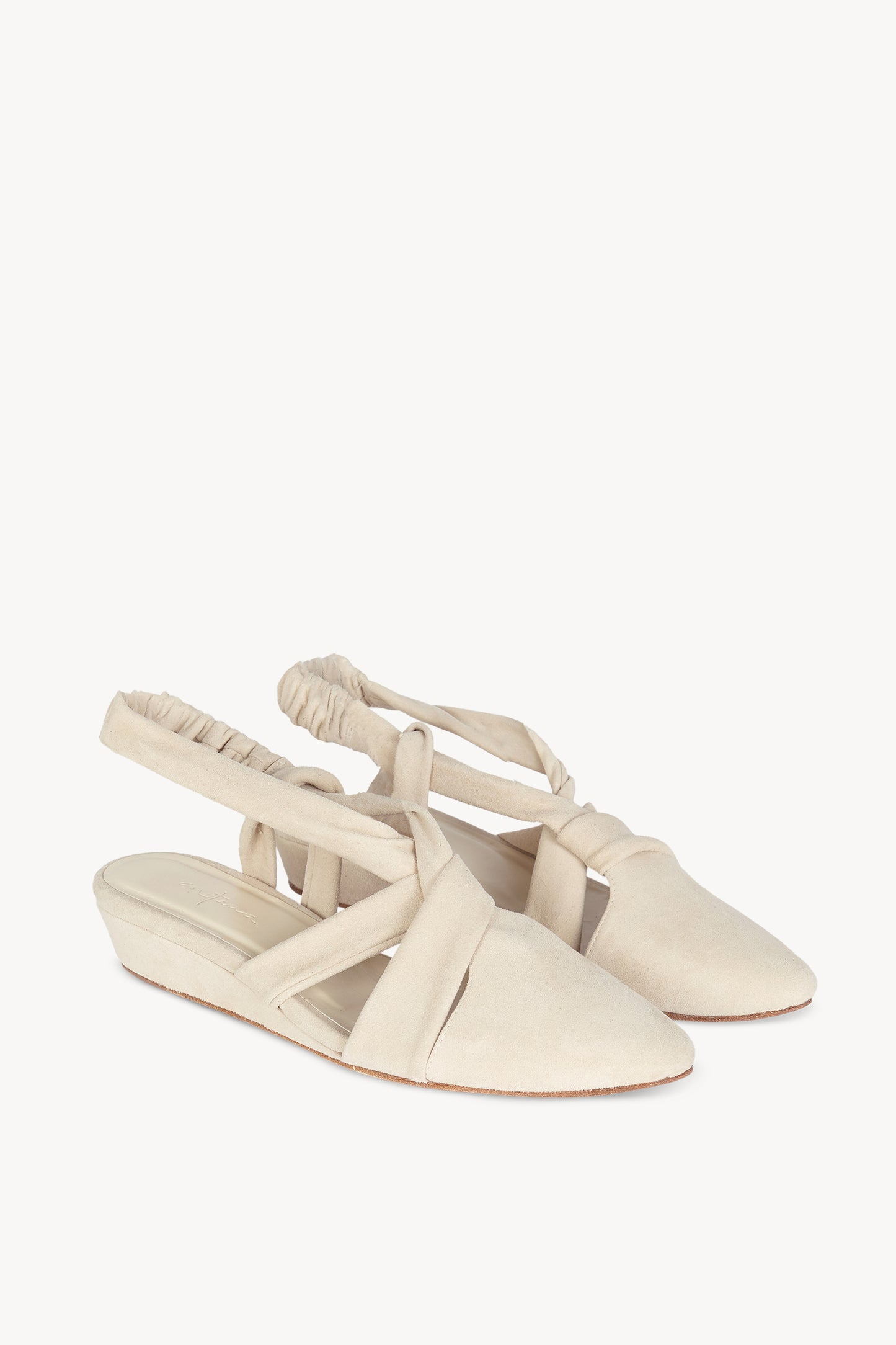 Knot, ivory pointed shoe